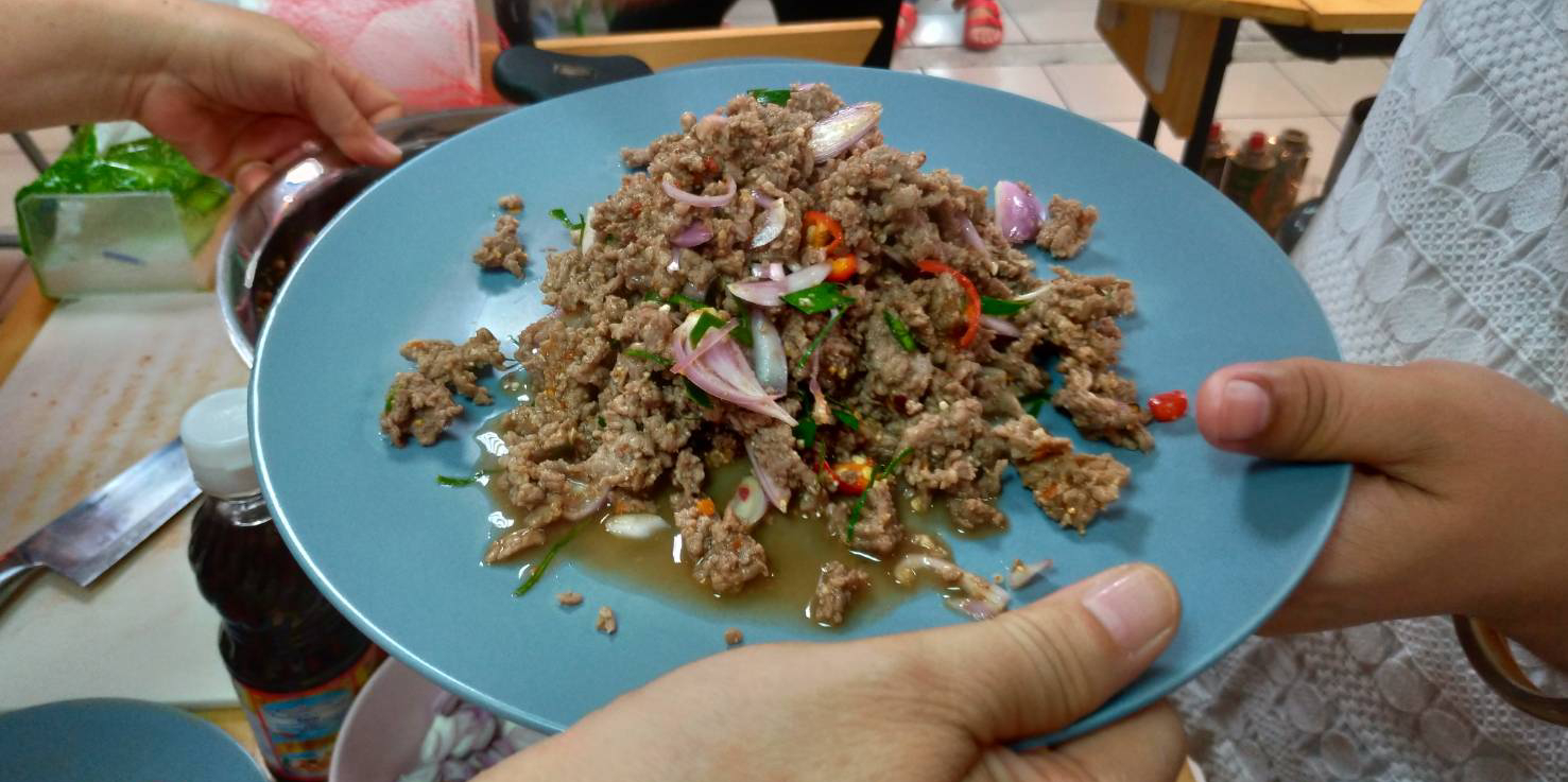 Read more about the article 東協廣場裡的文化廚房：今日上桌的是「泰北涼拌牛肉」！