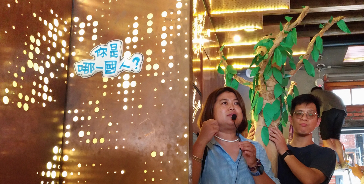 Read more about the article 搬出爸媽情史、撕開標籤糖果，來看五位新台灣女性的「燦爛時光」藝術展